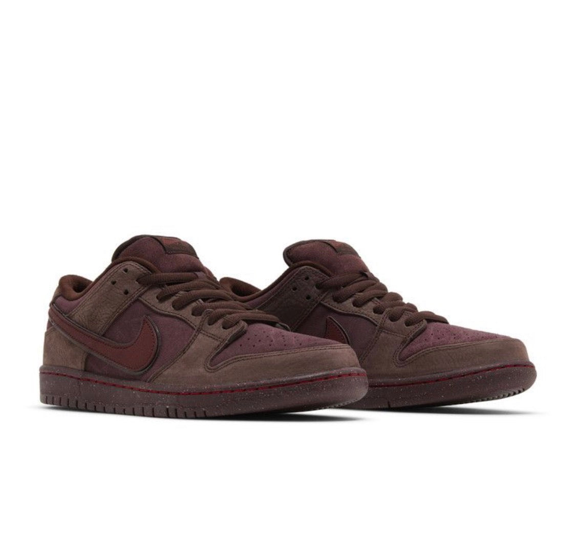 Nike SB Dunk Low City of Love  Burgundy